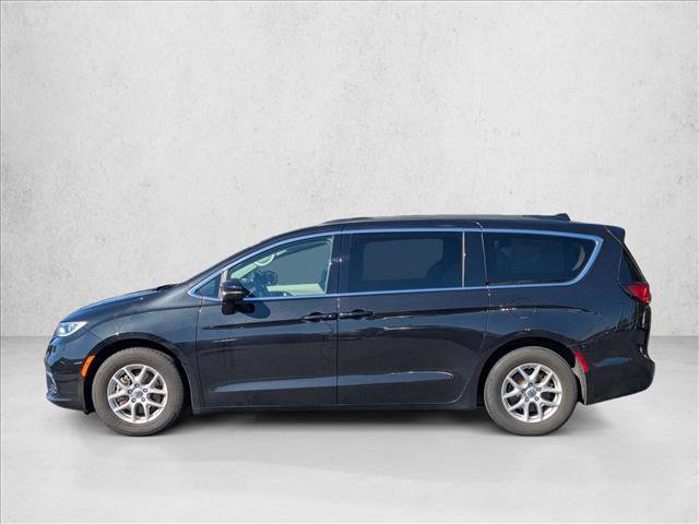 Used 2022 Chrysler Pacifica Touring-L image 9