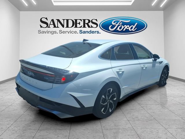 Used 2025 Hyundai Sonata SEL FWD image 2