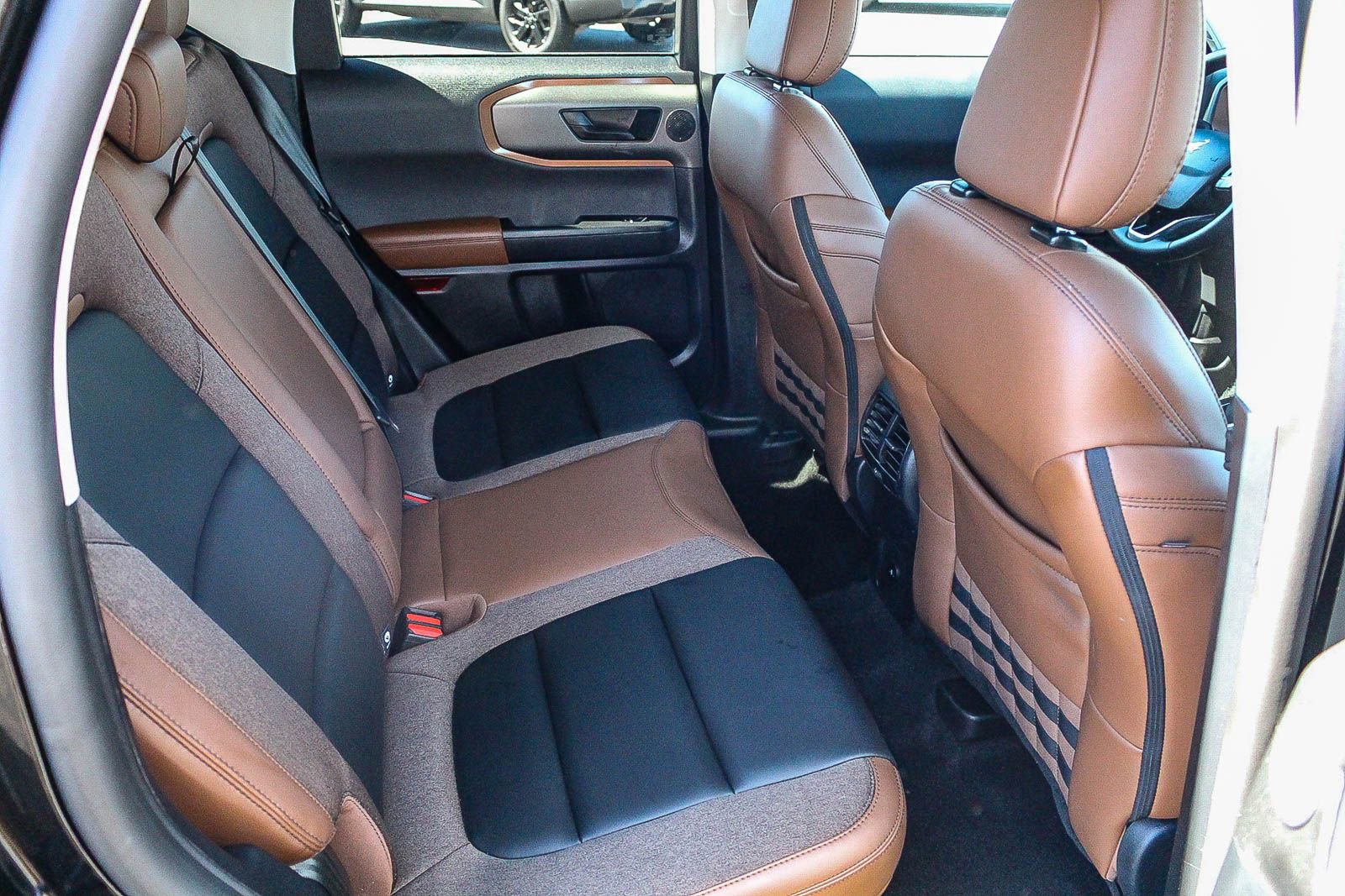 Certified 2025 Ford Bronco Sport Outer Banks w/ Outer Banks Tech Package+ AWD/4WD image 19
