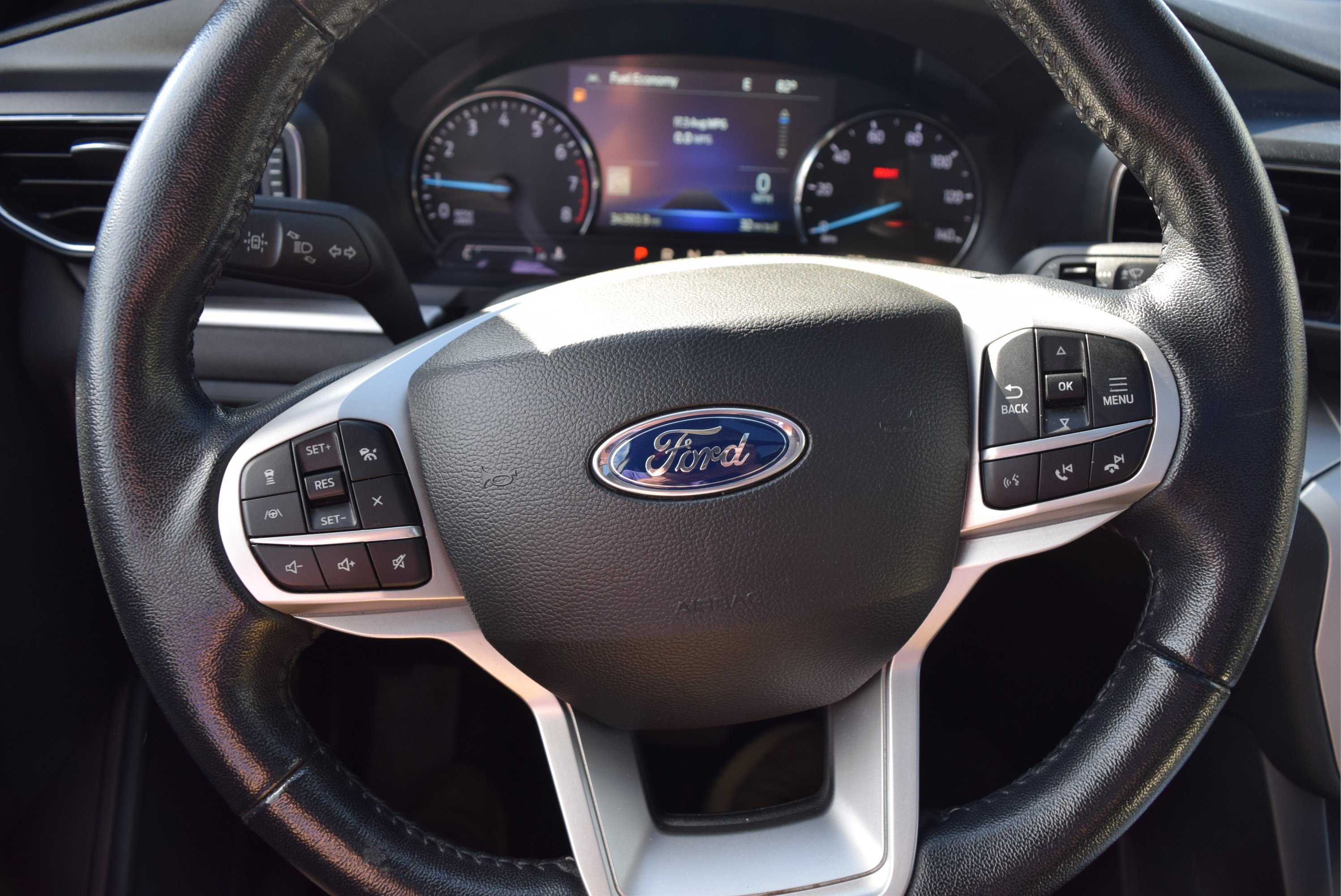 Certified 2022 Ford Explorer XLT w/ Equipment Group 202A AWD/4WD image 13
