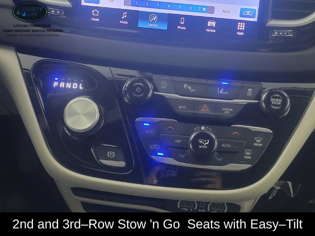 Used 2024 Chrysler Pacifica Touring-L FWD image 23