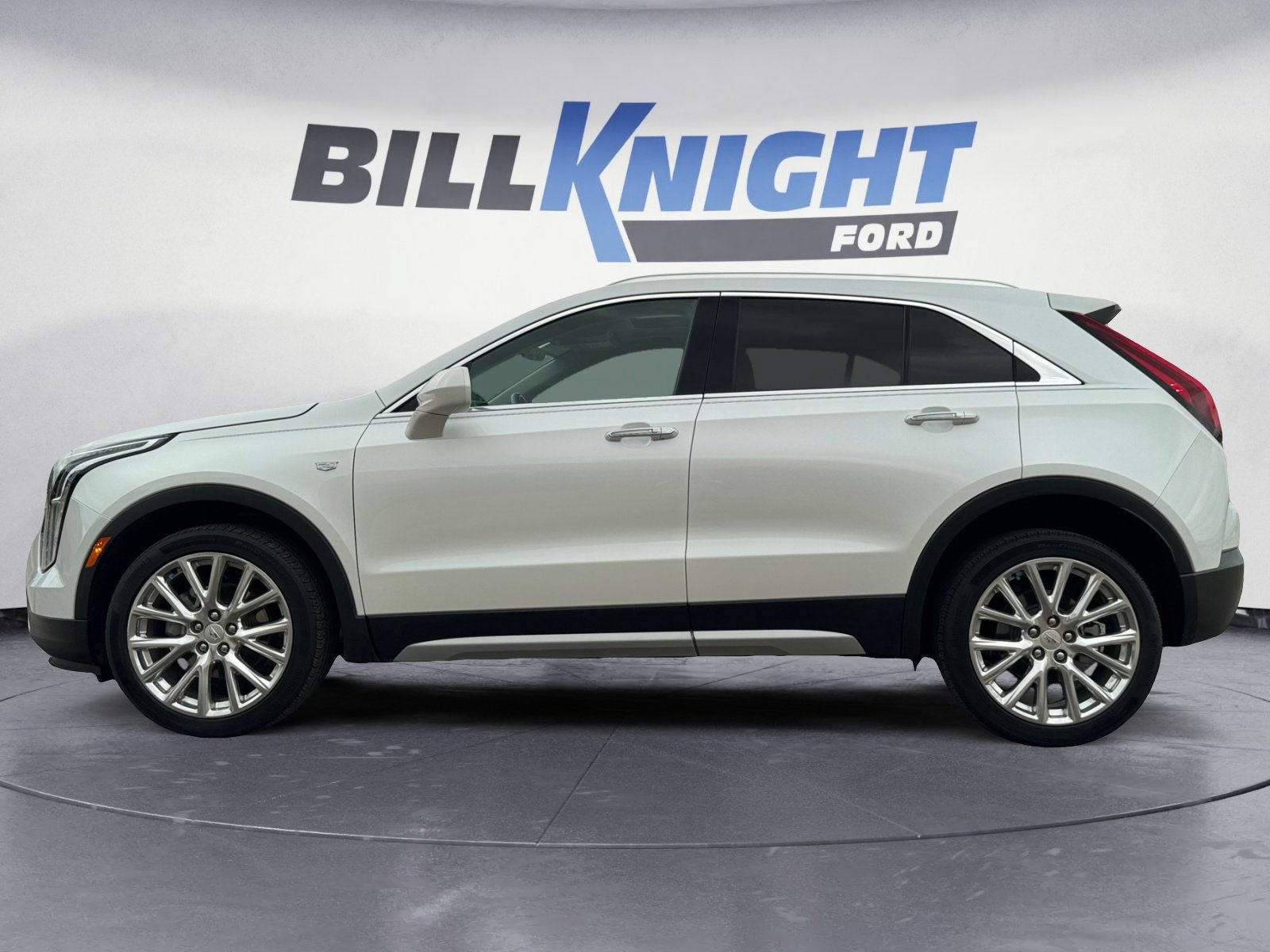 Used 2020 Cadillac XT4 Premium Luxury w/ LPO, Radiant Package FWD image 2