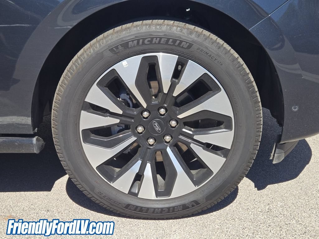 Certified 2025 Ford Expedition Platinum w/ Driver's Package AWD/4WD image 5