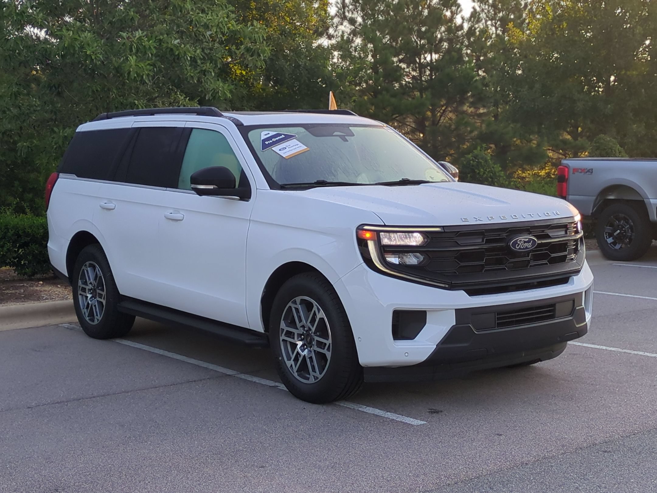 Certified 2025 Ford Expedition Active AWD/4WD image 1