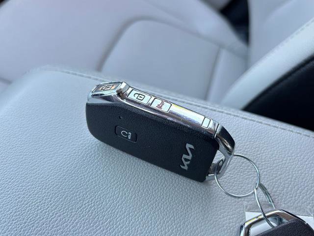 Used 2025 Kia Sportage EX FWD image 28