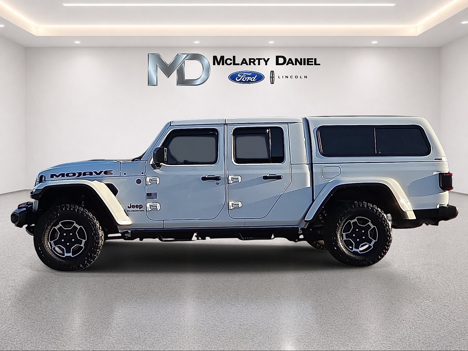 Used 2021 Jeep Gladiator Mojave AWD/4WD image 3