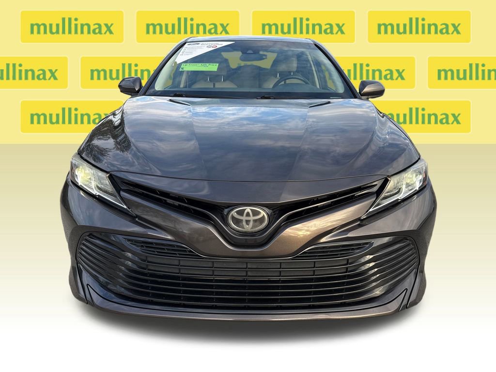 Used 2018 Toyota Camry LE image 6