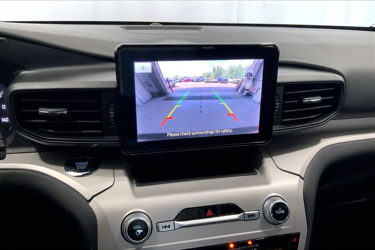 Certified 2023 Ford Explorer XLT RWD image 24