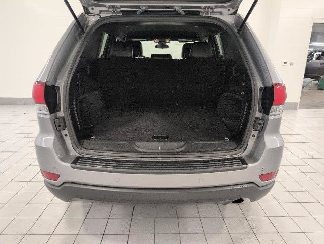 Used 2020 Jeep Grand Cherokee Laredo AWD/4WD image 16