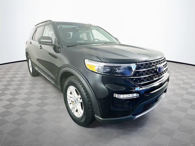 Certified 2023 Ford Explorer XLT w/ Equipment Group 202A AWD/4WD image 4