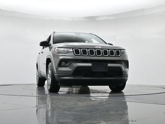 Used 2024 Jeep Compass Latitude AWD/4WD image 34
