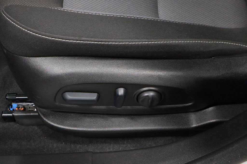 Used 2025 Chevrolet Blazer LT image 24