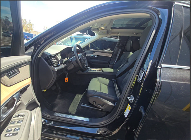 Used 2025 Volvo XC90 B5 Plus AWD/4WD image 6