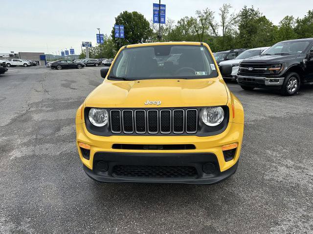 Used 2023 Jeep Renegade Latitude AWD/4WD image 2