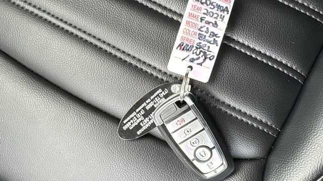 Certified 2024 Ford Edge SEL w/ Convenience Package image 30