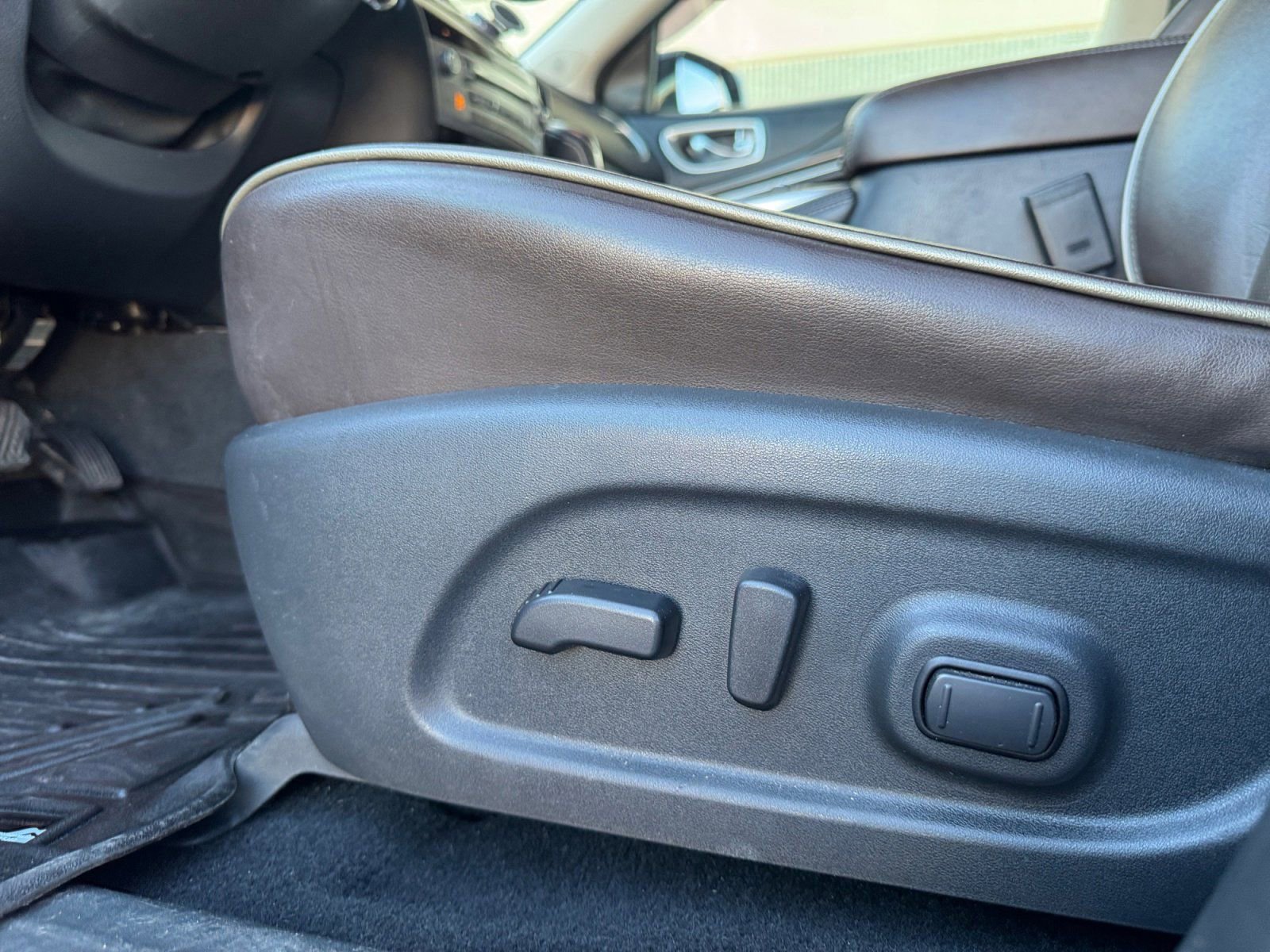 Used 2020 INFINITI QX60 Luxe w/ Essential Package image 19