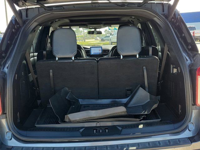 Certified 2020 Ford Explorer XLT w/ Equipment Group 202A AWD/4WD image 12