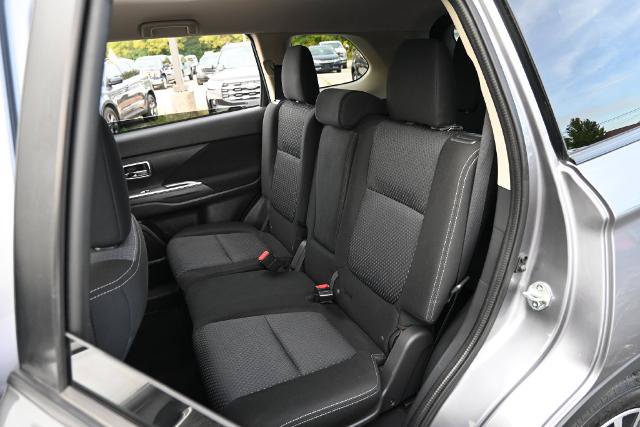 Used 2018 Mitsubishi Outlander ES FWD image 25
