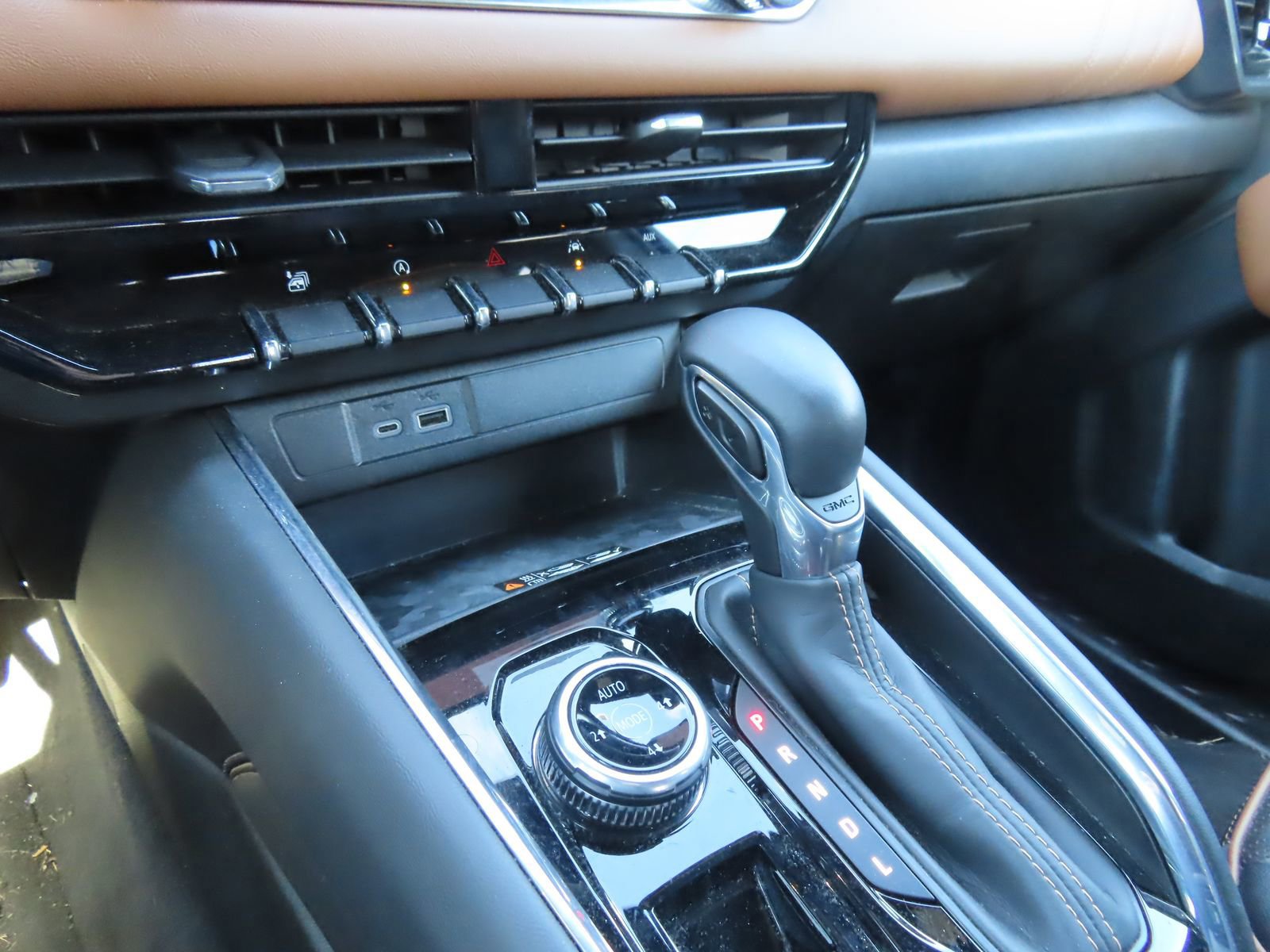 Used 2023 GMC Canyon AT4 w/ AT4 Premium Package image 27