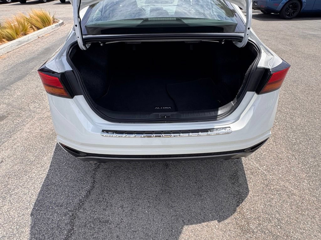 Used 2019 Nissan Altima 2.5 SR w/ SR Premium Package FWD image 13