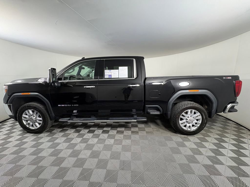 Used 2022 GMC Sierra 3500 SLT w/ SLT Premium Package image 2