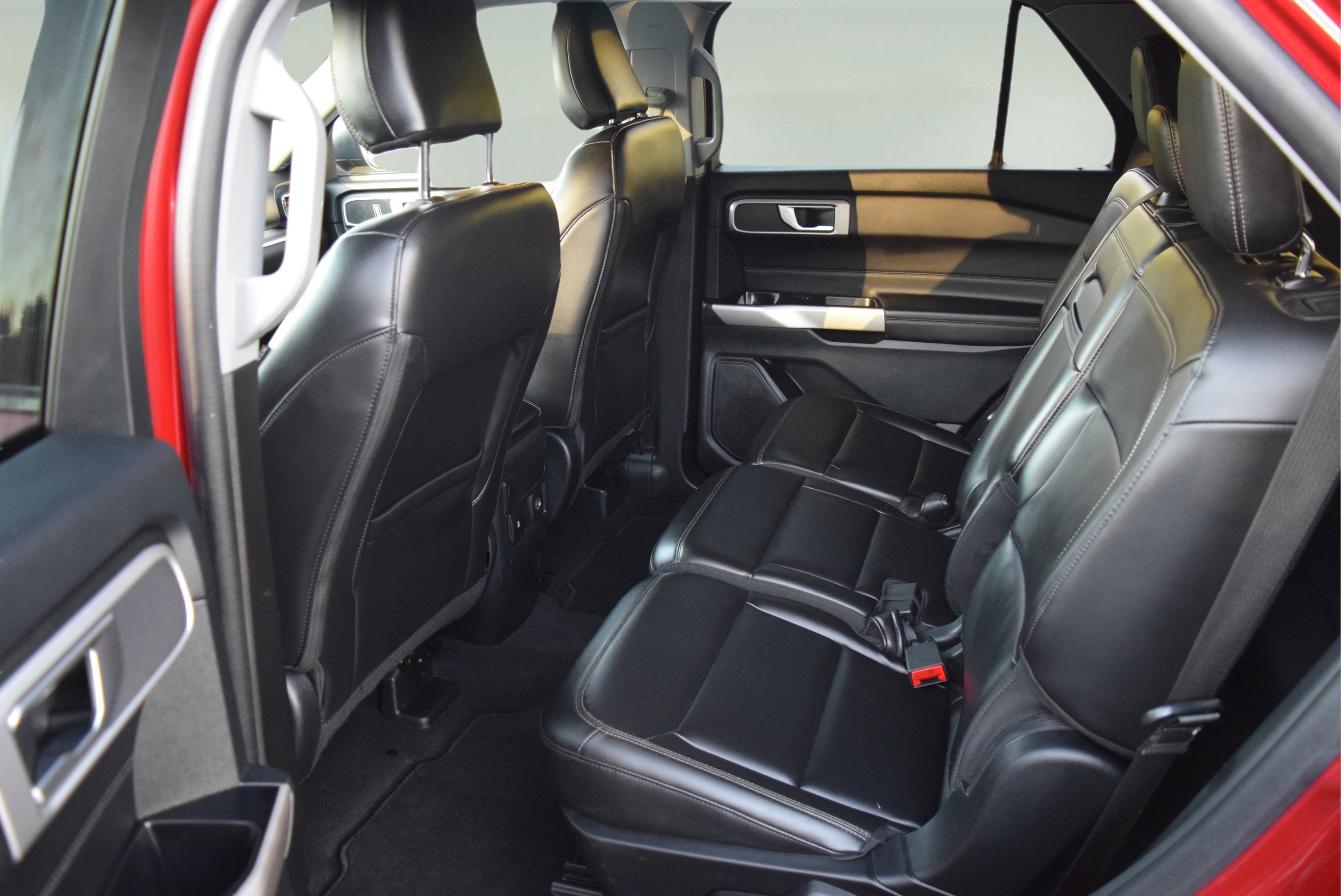 Certified 2023 Ford Explorer XLT w/ Equipment Group 202A image 8