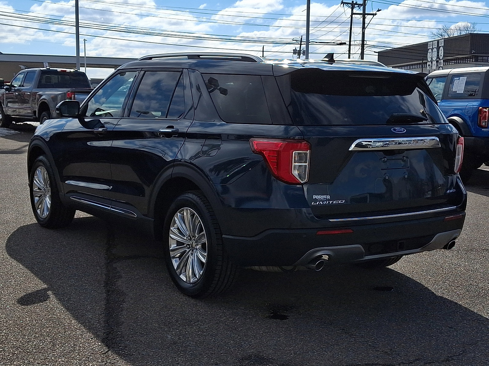 Certified 2022 Ford Explorer Limited w/ Limited Technology Package image 4
