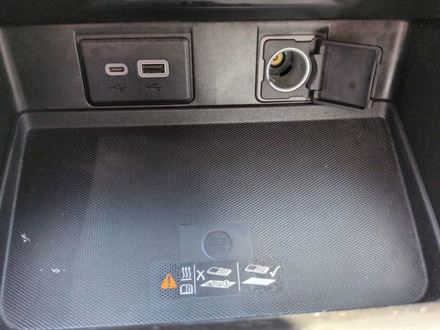 Used 2022 Chevrolet Suburban Premier RWD image 29