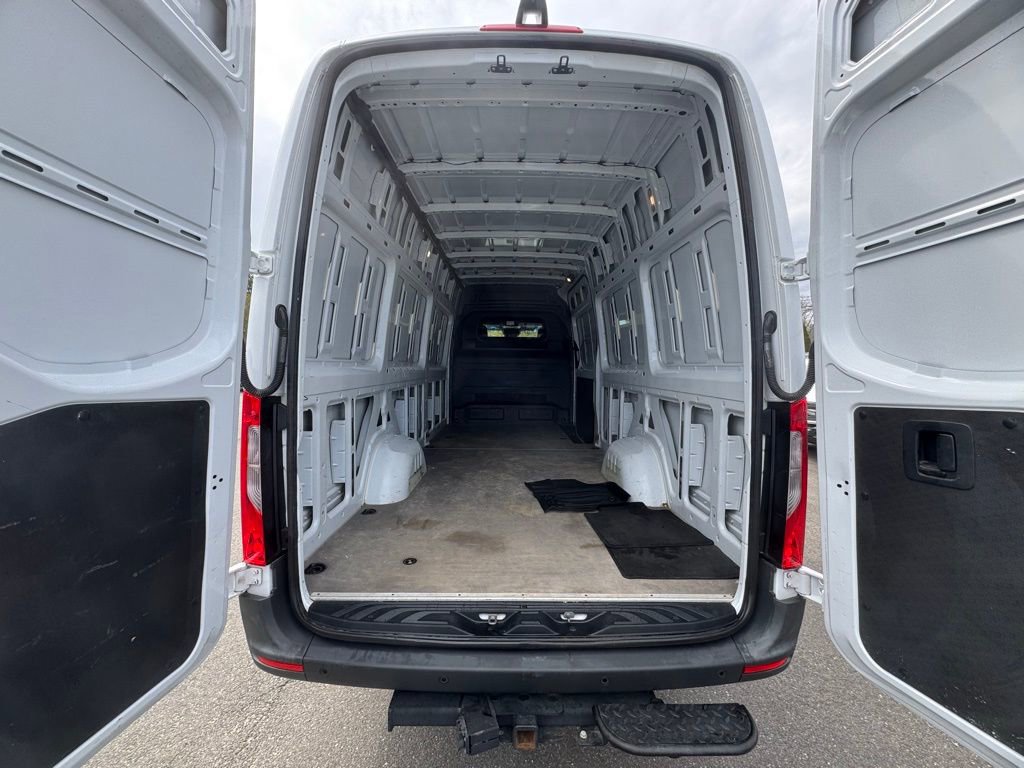Used 2023 Mercedes-Benz Sprinter 2500 image 8