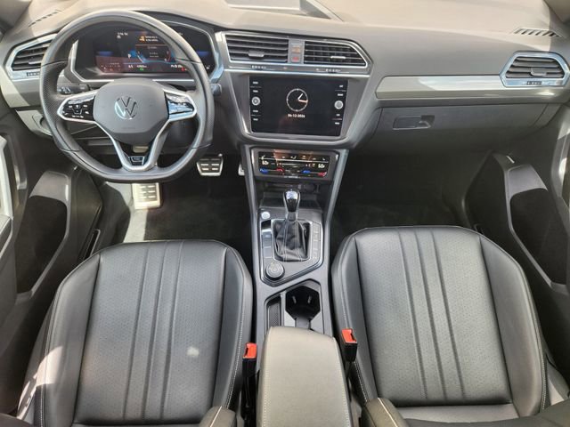 Used 2023 Volkswagen Tiguan SE R-Line AWD/4WD image 12