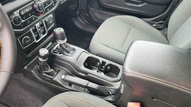 Used 2025 Jeep Wrangler Unlimited Sahara image 14