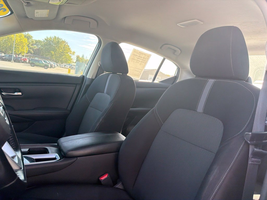 Used 2022 Nissan Sentra SV FWD image 13