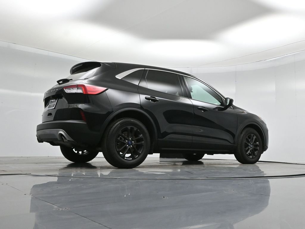Certified 2022 Ford Escape SE image 48