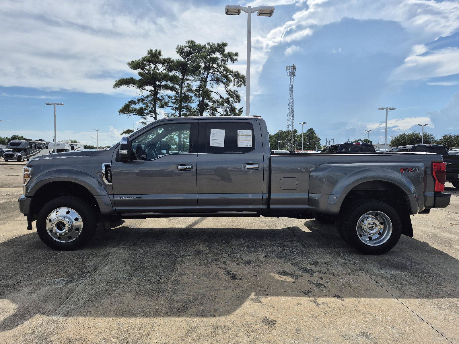 Certified 2022 Ford F450 Platinum w/ FX4 Off-Road Package AWD/4WD image 19