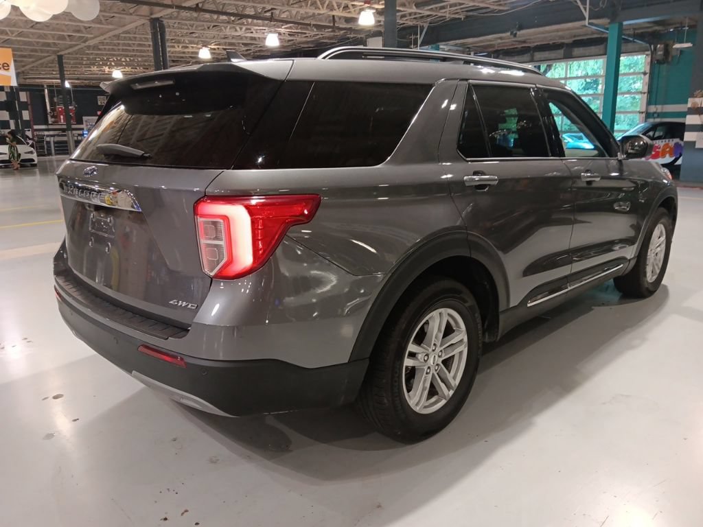Certified 2023 Ford Explorer XLT w/ Equipment Group 202A AWD/4WD image 9