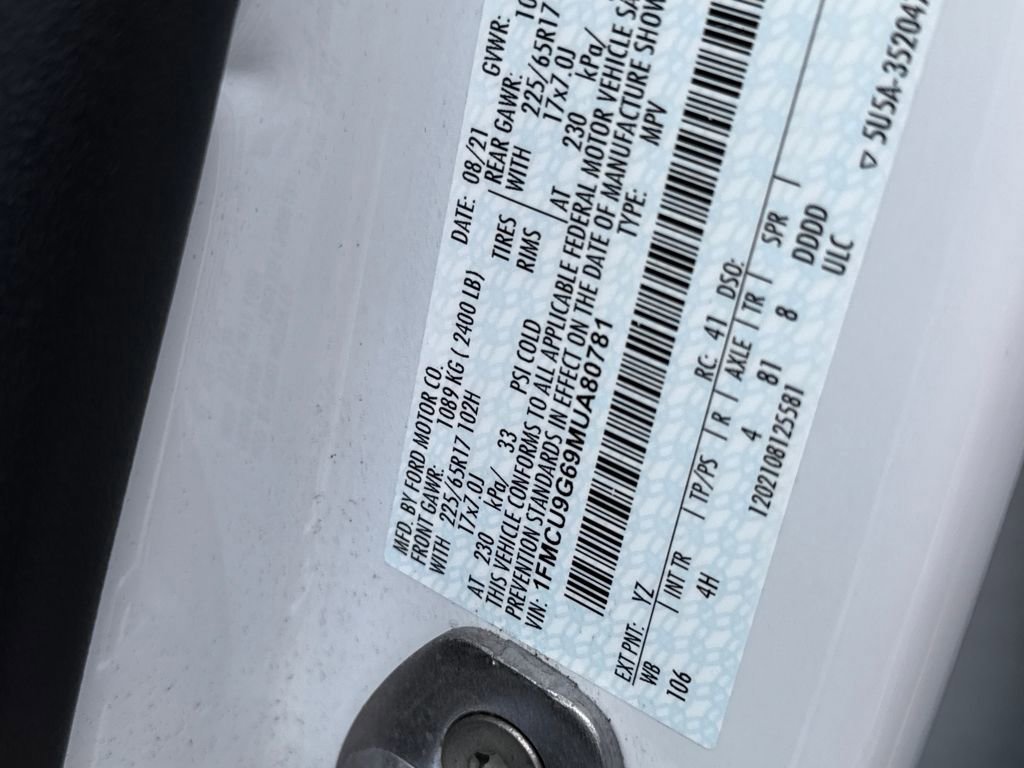 Certified 2021 Ford Escape SE image 17