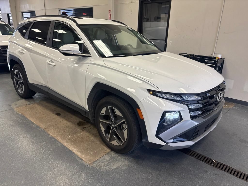 Used 2025 Hyundai Tucson SEL FWD image 1