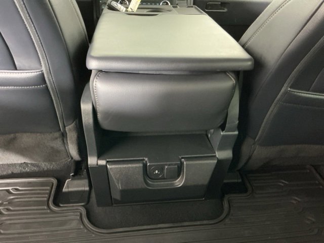 Certified 2025 Ford F450 Lariat w/ FX4 Off-Road Package image 28