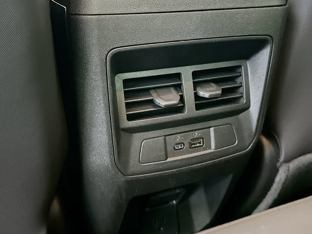 Used 2024 Chevrolet Colorado Z71 AWD/4WD image 13