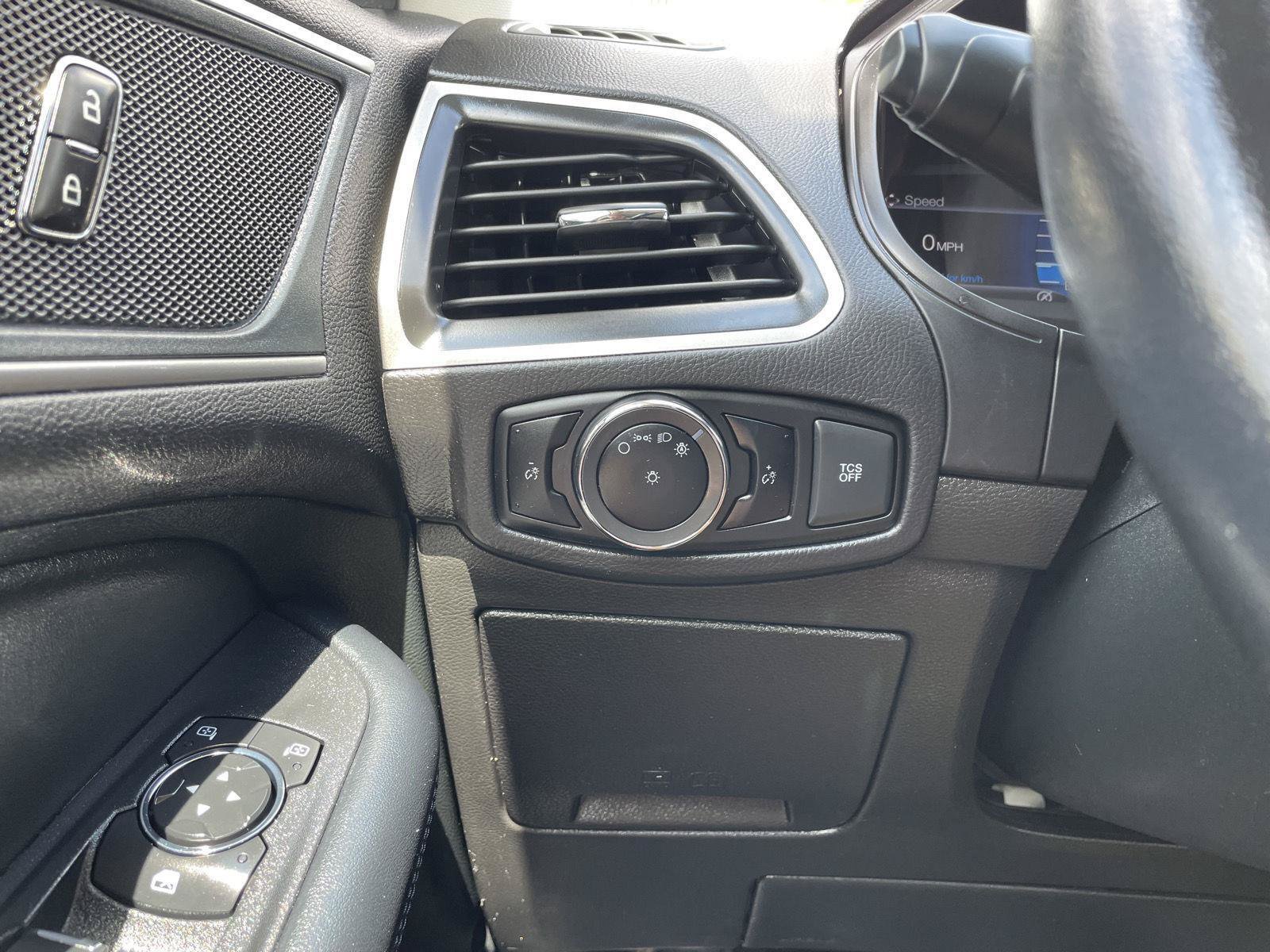 Certified 2024 Ford Edge SEL AWD/4WD image 16