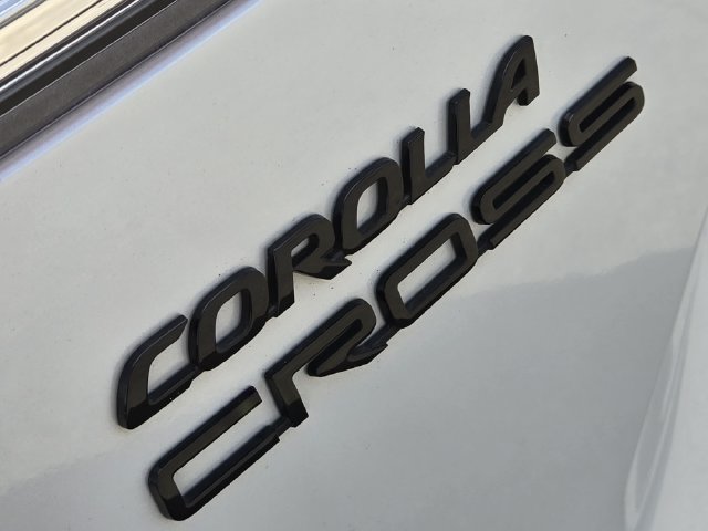 Used 2023 Toyota Corolla Cross AWD Hybrid image 12