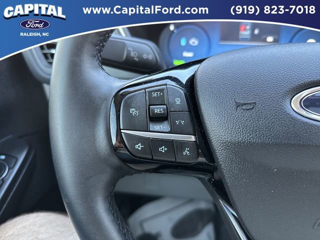 Certified 2025 Ford Escape Platinum w/ Premium Technology Package image 22