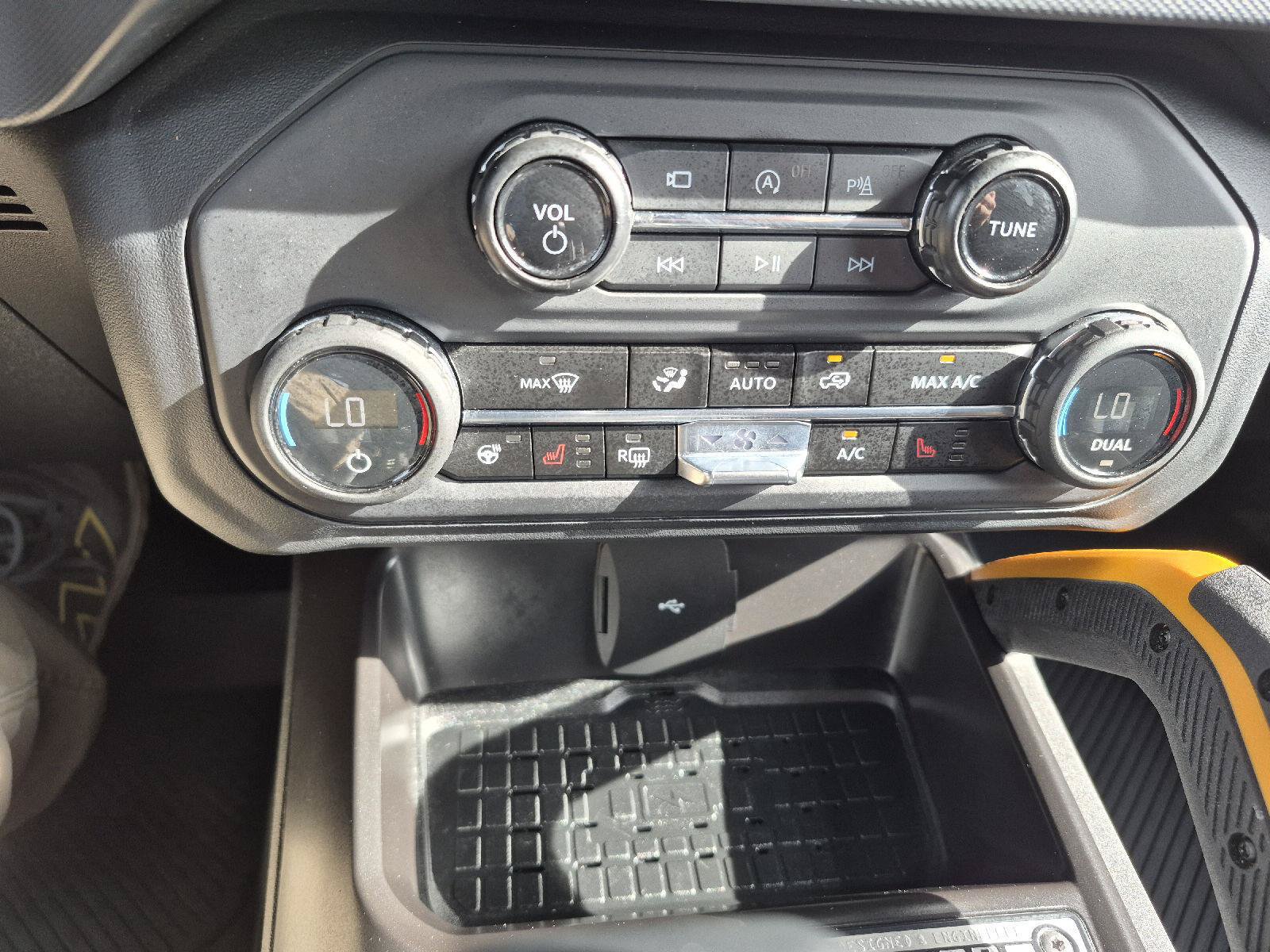 Certified 2024 Ford Bronco Badlands AWD/4WD image 5