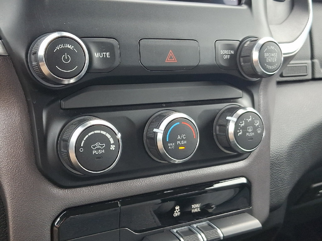 Used 2019 RAM 1500 Big Horn AWD/4WD image 15