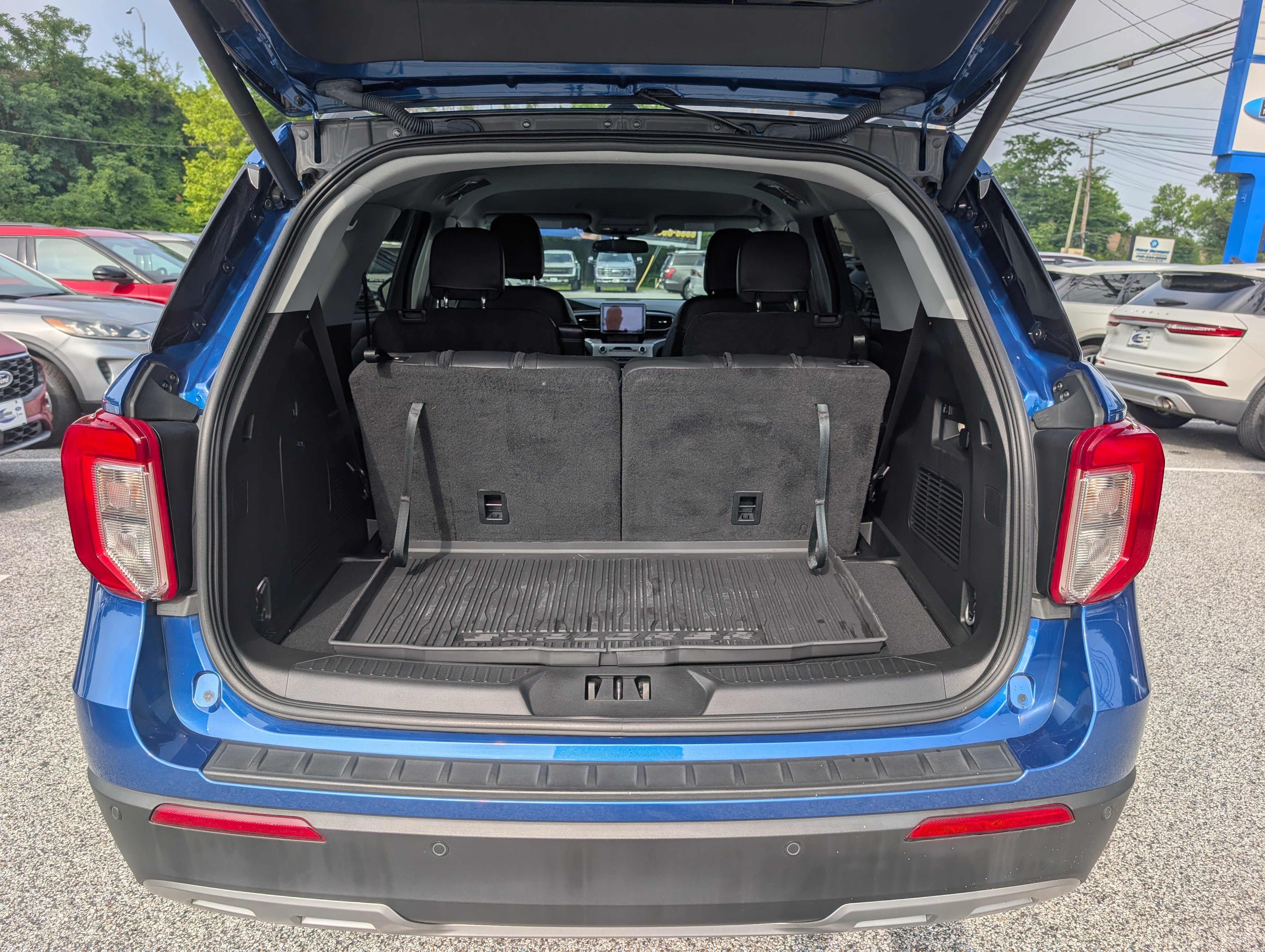 Certified 2023 Ford Explorer XLT w/ Equipment Group 202A AWD/4WD image 15