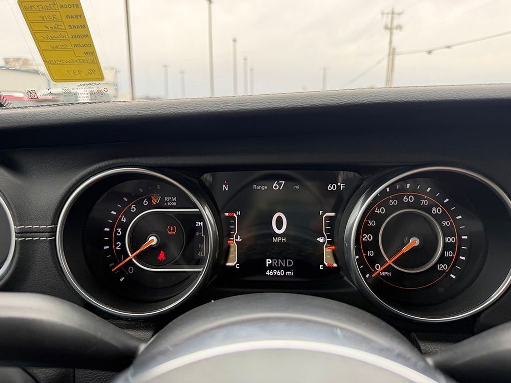 Used 2018 Jeep Wrangler Unlimited Sahara AWD/4WD image 10