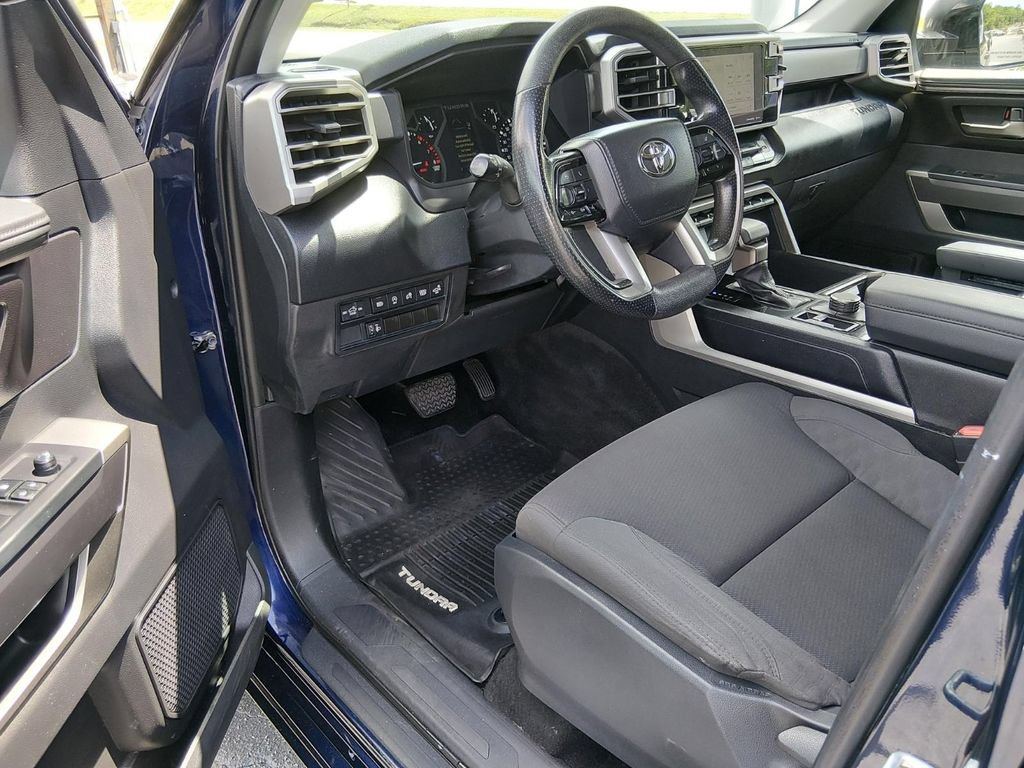 Used 2022 Toyota Tundra SR5 w/ SR5 Convenience Package AWD/4WD image 10