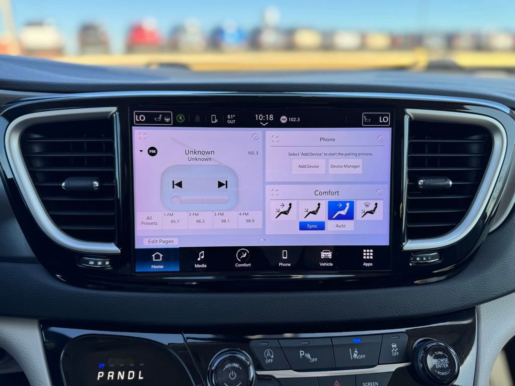 Used 2023 Chrysler Pacifica Touring-L image 22