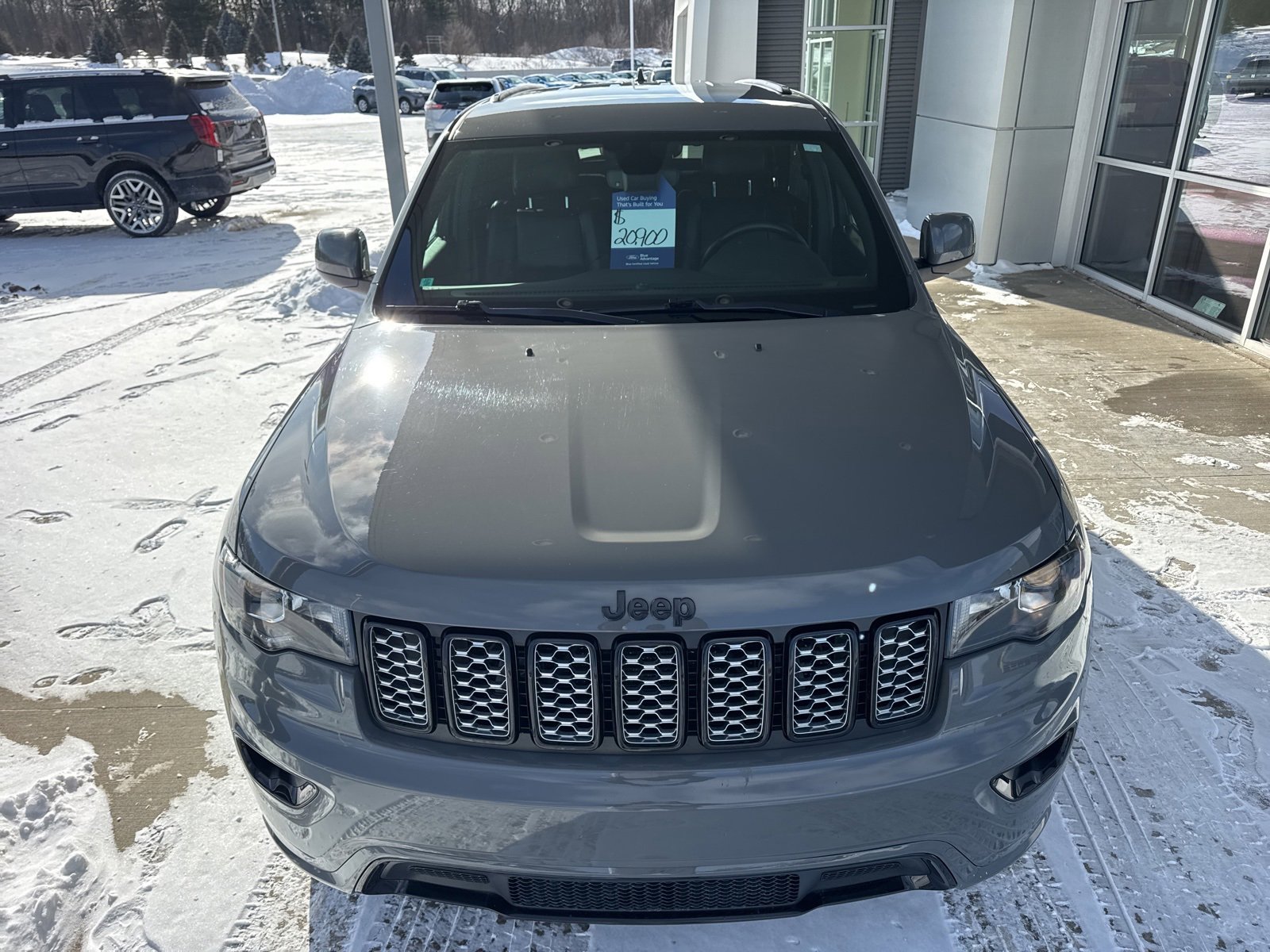 Used 2020 Jeep Grand Cherokee Altitude image 12