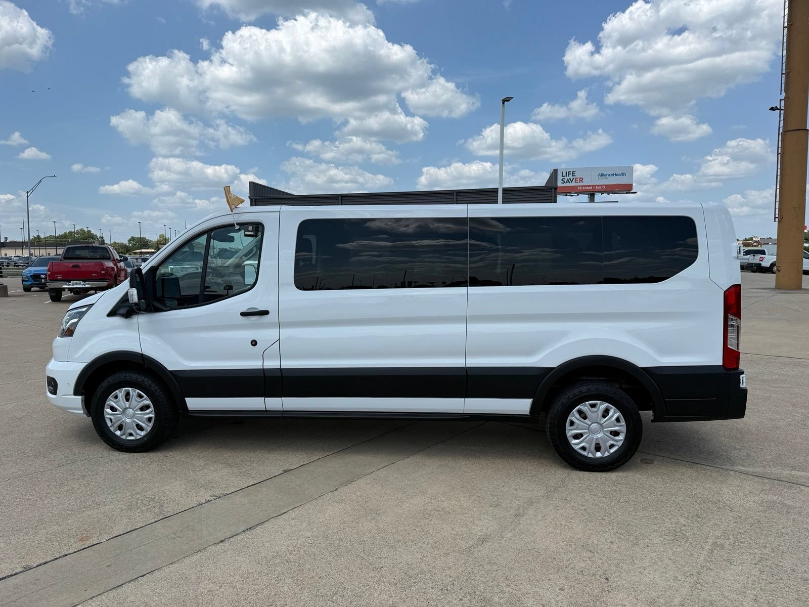 Certified 2023 Ford Transit 350 XLT RWD image 9